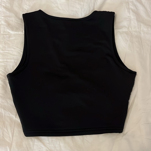 Amazon black tank - Picture 2 of 2